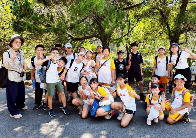 LINE_ALBUM_20251014 二橋國小五年級5個班_251016_2-雲