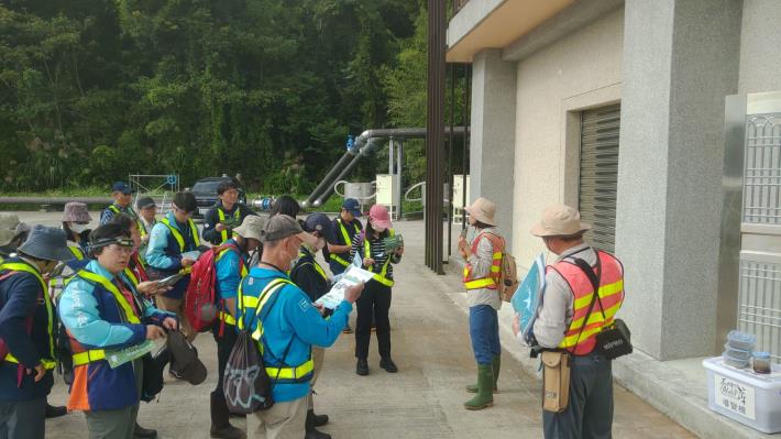 LINE_ALBUM_20251121 台北市政府工務局水利工程處河濱生態志工隊 (和「泥」去旅行)_251128_2