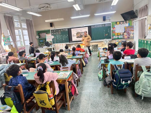 LINE_ALBUM_20251210 校園推廣：內壢國小204 (石門水庫的水從哪裡來到哪裡去)_251219_2