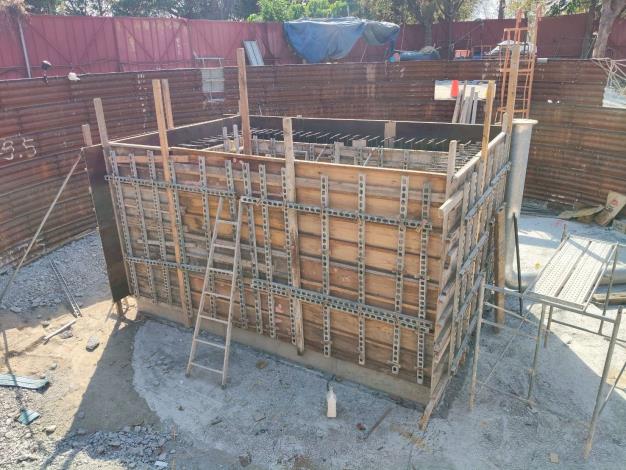 115年2月到達井窨井模板組立