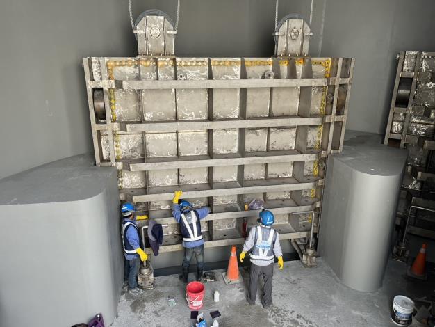 114年9月調節井閘門安裝