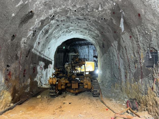 114年10月發進井銜接橫坑隧道支撐