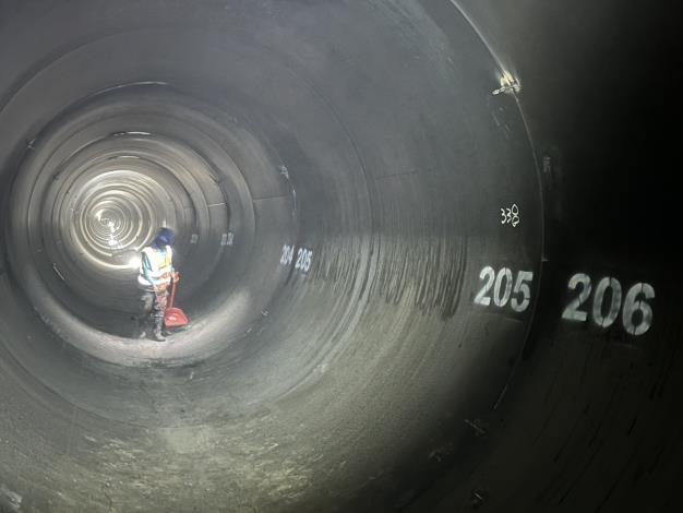 114年12月潛盾洞道鋼管內清潔整理