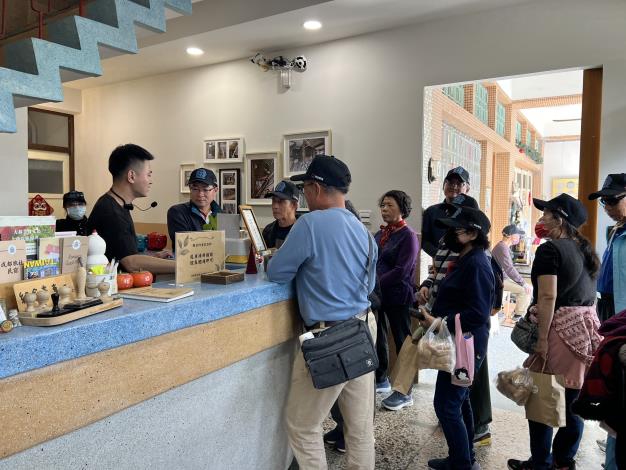 透過成功旅社解說了解小鎮經濟