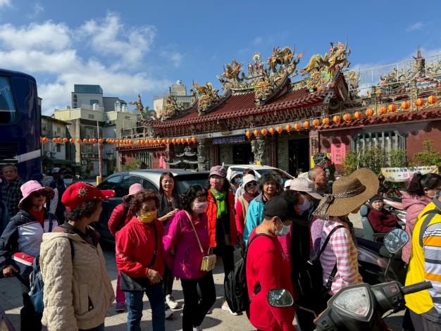 里民走訪了解大溪社區廟宇文化轉型