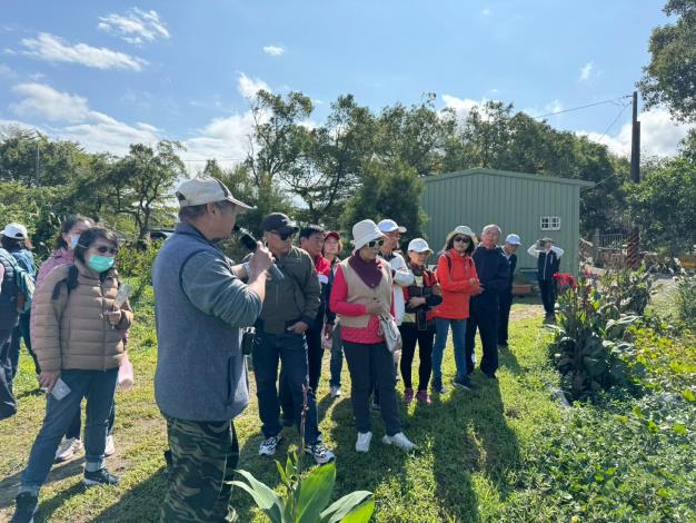 里民實地走訪社區自耕菜園