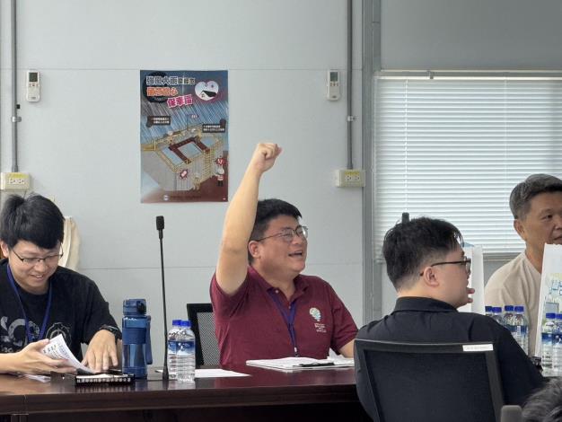 學員們踴躍針對工程內容進行發言