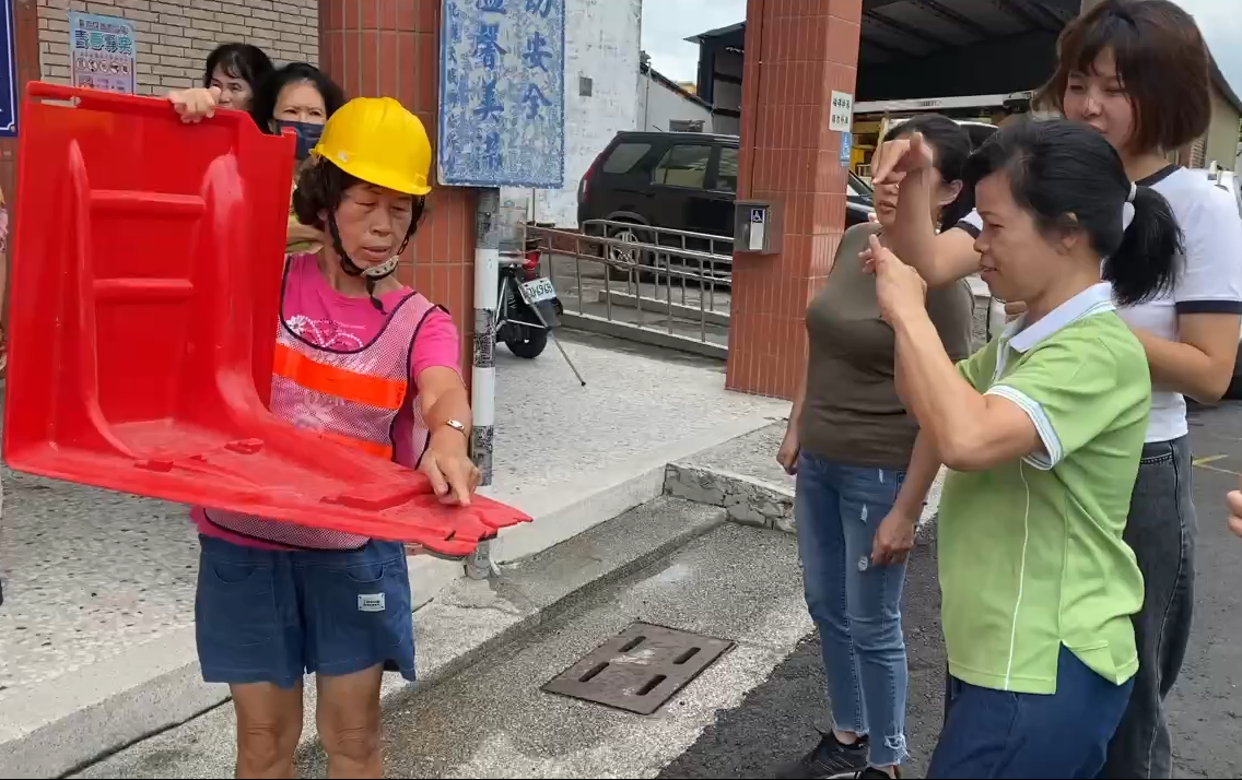 防災志工介紹防洪板.PNG