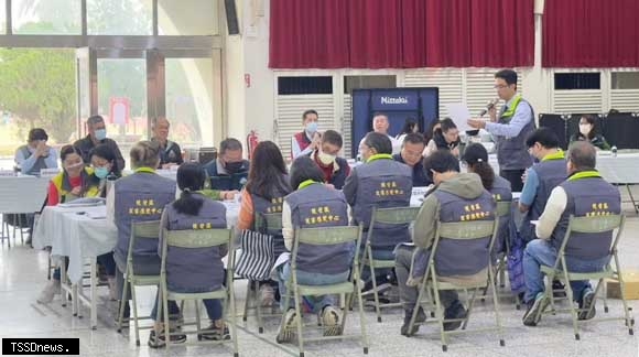 南市後壁區避難收容演練召集轄區防災協作中心志工共同參與，健全防災體系，吸引日本NHK電視台現場拍攝。.jpg