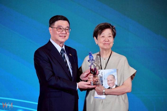 余範英獲頒終身成就獎