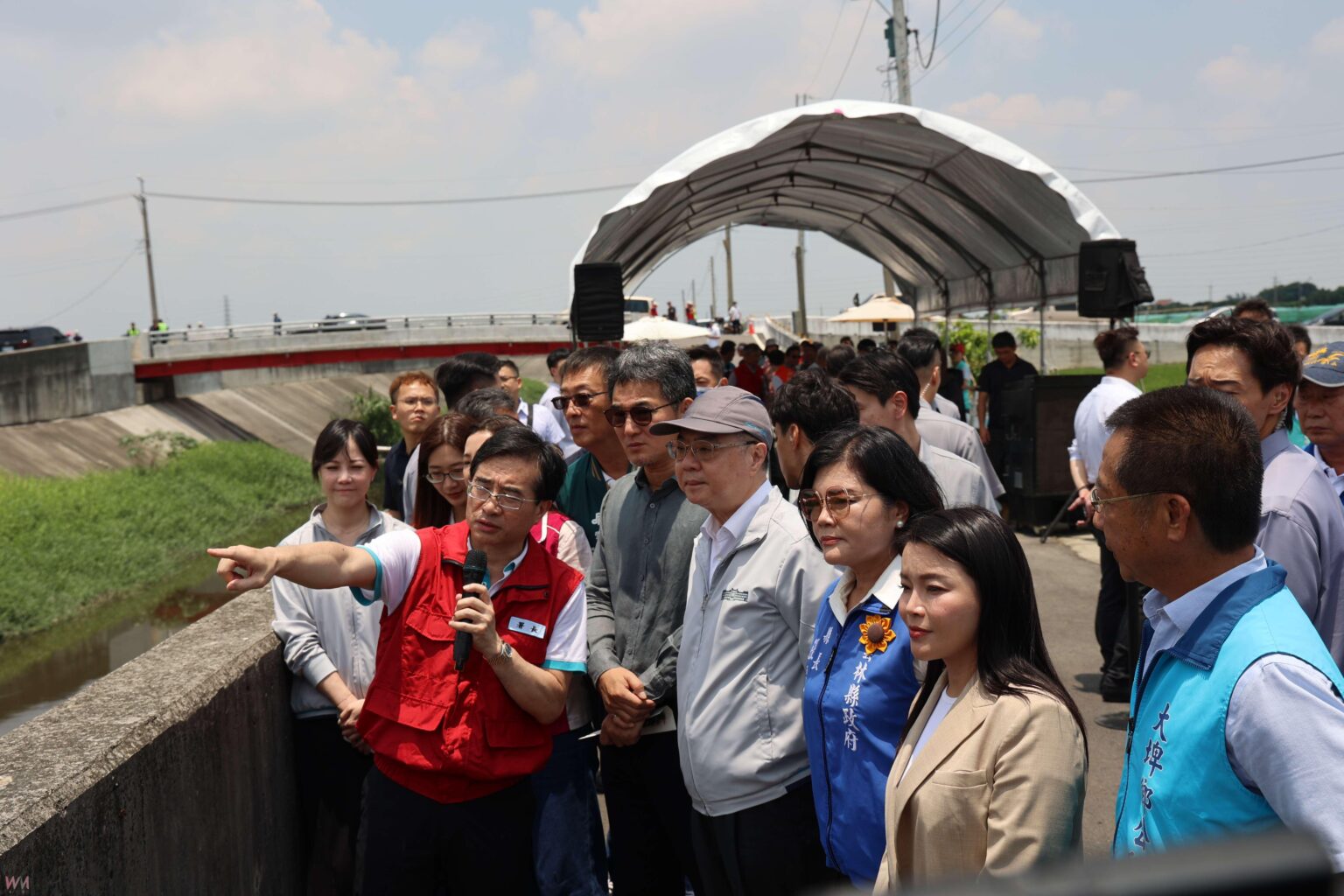 張麗善趕往陪同視察延潭大排.jpg