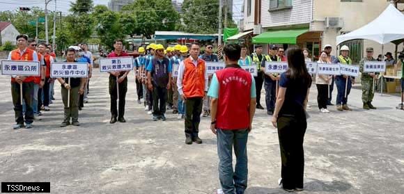 永康區公所於三民里三崁店保靈宮廣場辦理防汛演練，各防災編組及三民里水患自主防災社區進行災前整備、災中應變、災後復原工作。.jpg