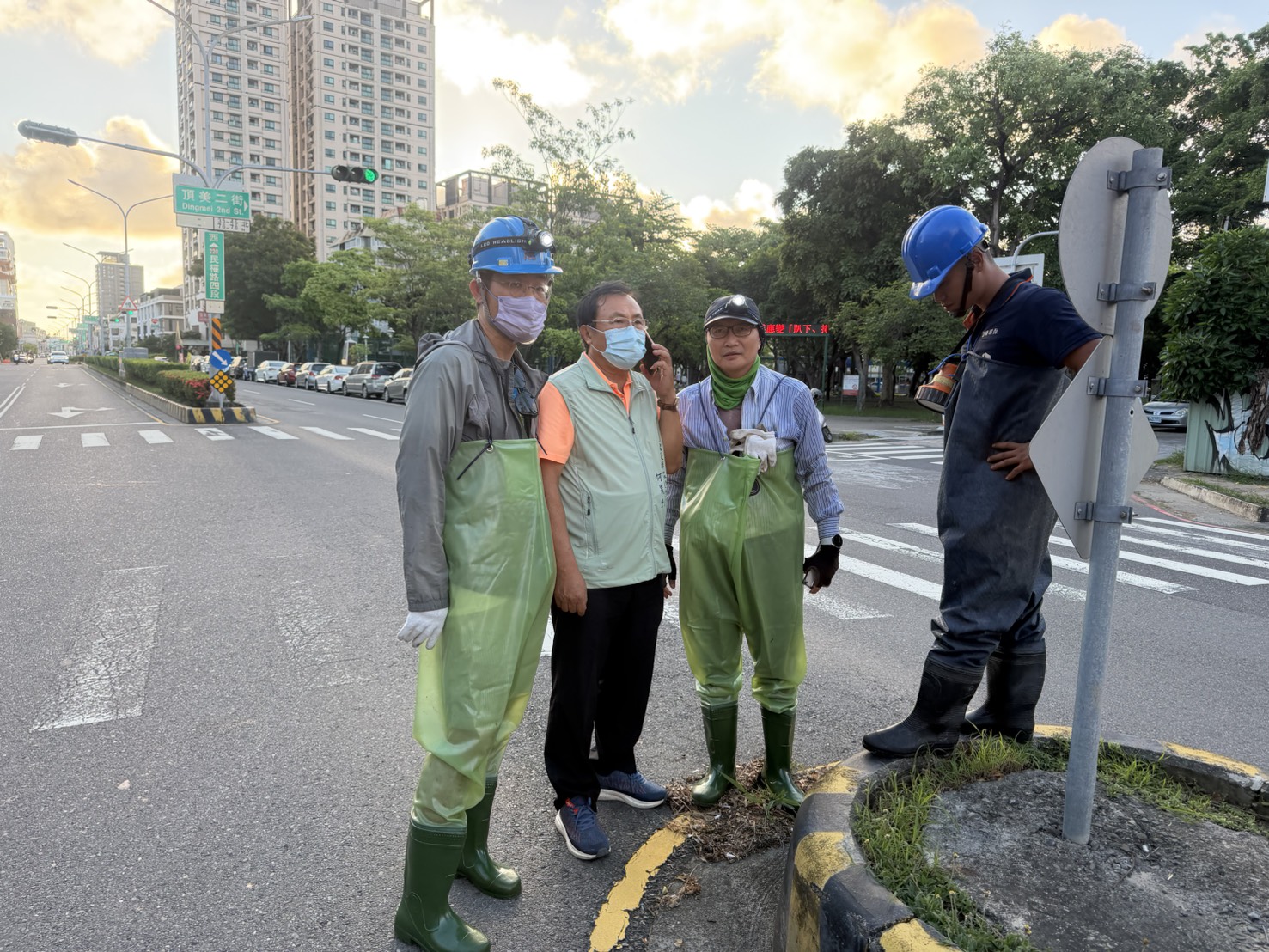 防汛不打烊！台南水利局假日下水道巡檢　直擊排水系統關鍵問題.jpg