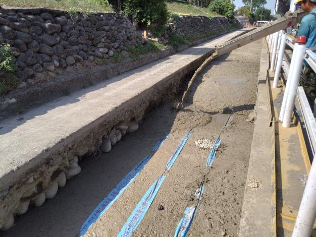 1131209-明挖段0K 280~410管線一二昇層CLSM回填施作_1