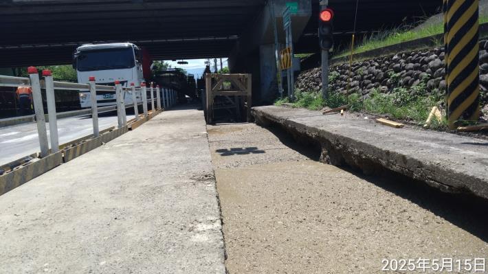 1140515明挖2K 420~2K 450段管線開挖埋設施作(2)