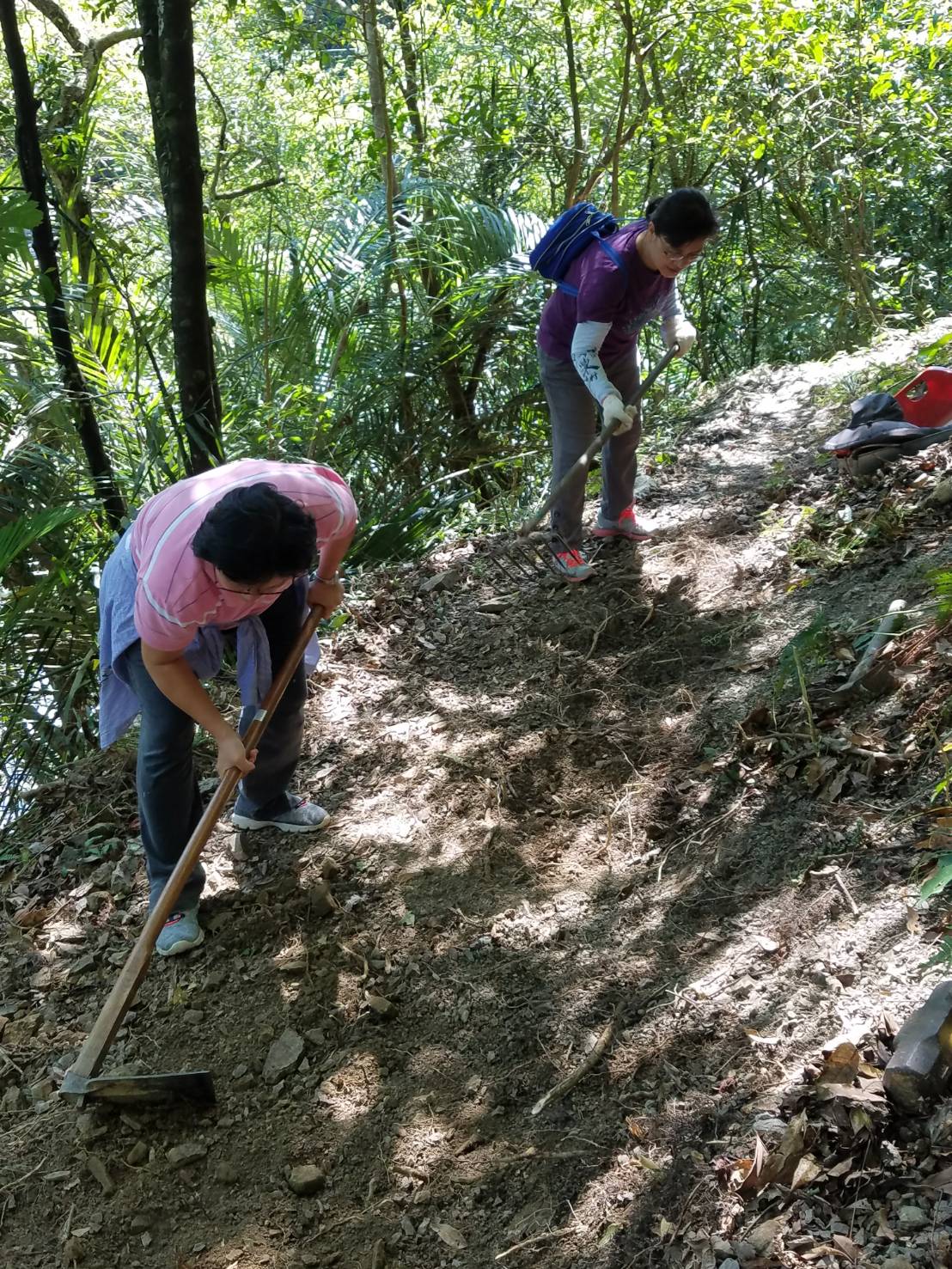 步道邊坡挖掘拓寬整平工項