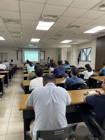 同仁上課聆聽情形2