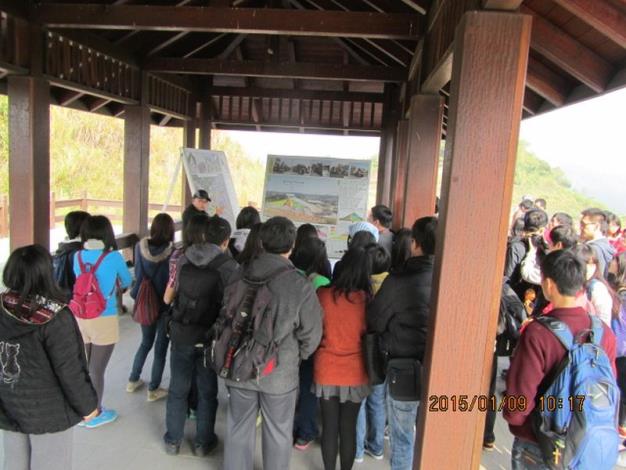 參觀台解說相關地理位置及水庫構造